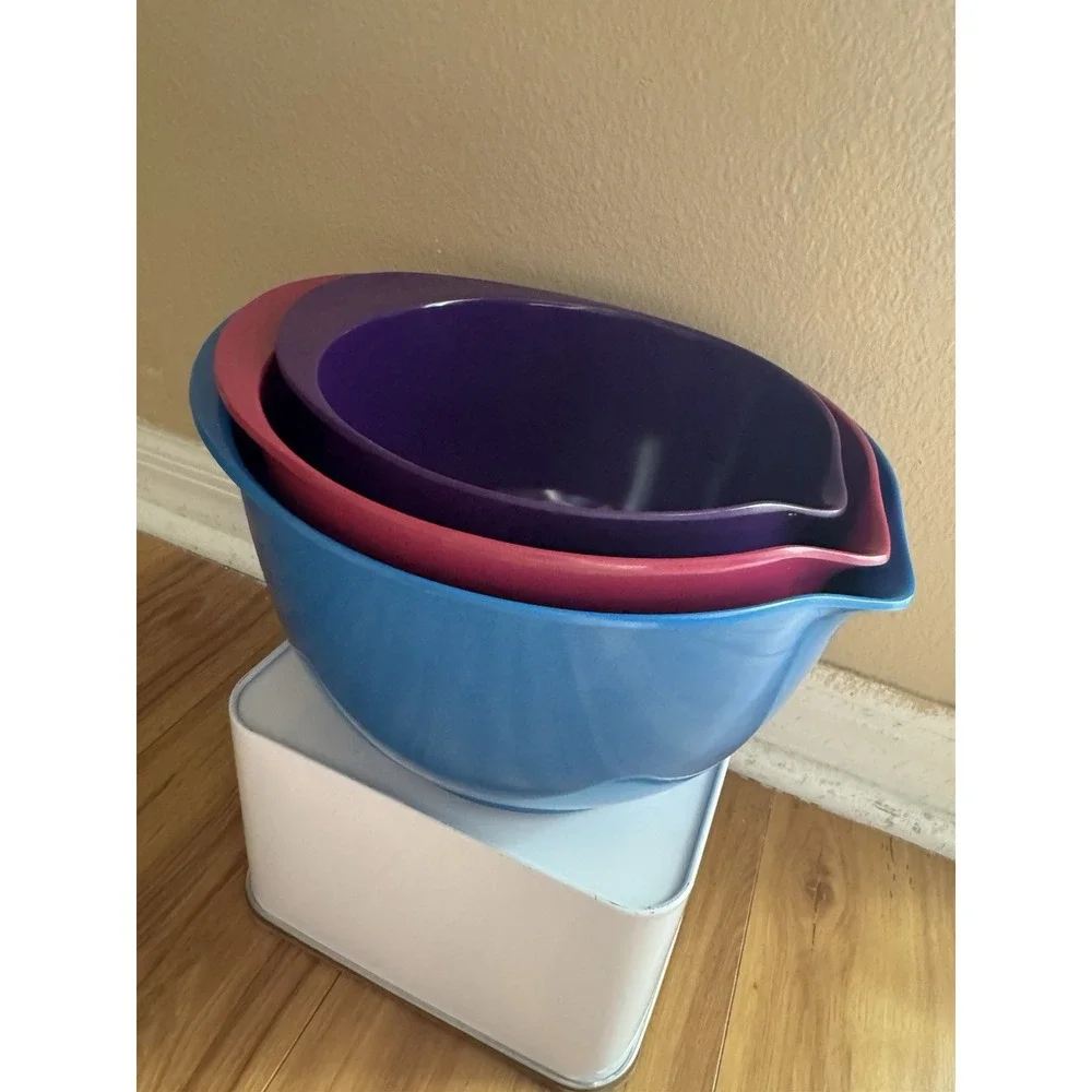Vintage Sur La Table 3 Mixing Bowls With Spouts: Blue, Maroon, And Purple